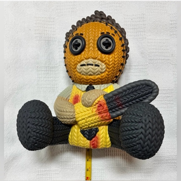 Handmade By Robots 12" Large Vinyl Knit
Series Figure - 003 Leatherface - Picture 10 of 11